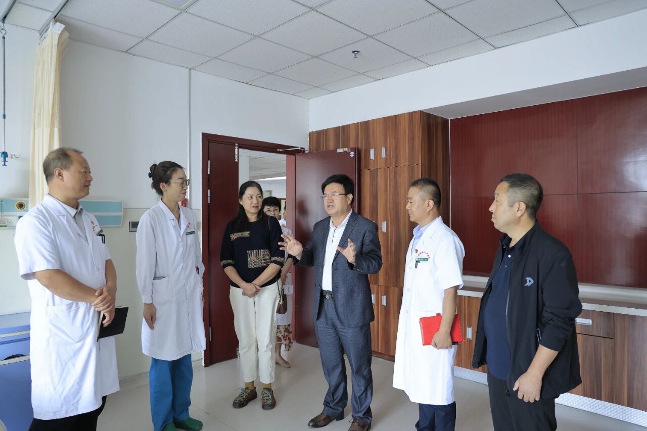 院校携手共育医学人才 深化合作同绘发展新篇 | 学院领导赴甘肃省第三人民医院走访交流并亲切看望实习生